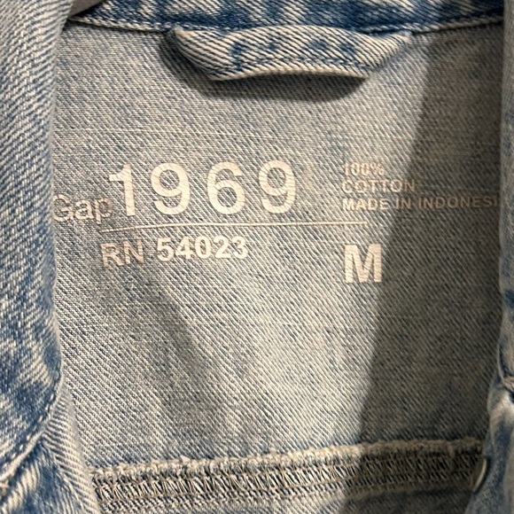 Gap SZM Med Light Wash Denim trucker Jacket everyday essential grunge layering - Picture 5 of 5